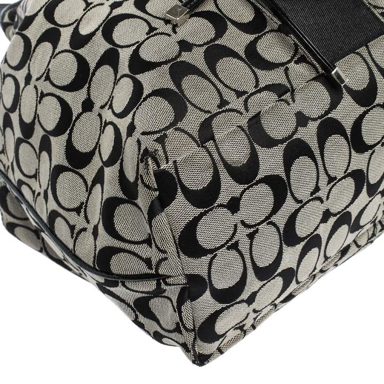 Pre Owned Coach Grey/Black Signature Canvas and Patent Leather Drawstring Shoulder Bag