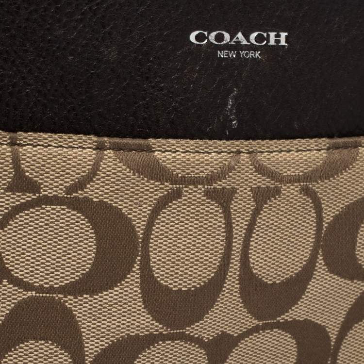 Pre Owned Coach Brown/Beige Signature Canvas and Leather Swingpack Crossbody Bag