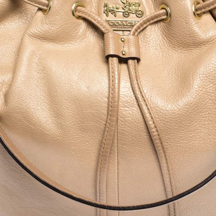 Pre Owned Coach Beige Leather Drawstring Hobo 