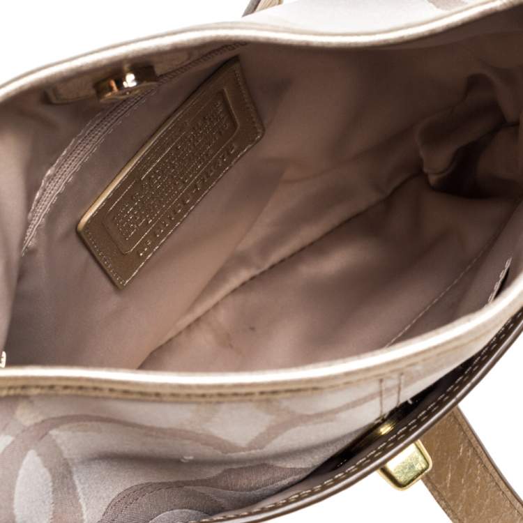 Pre Owned Coach Beige Signature Canvas and Leather Crossbody Bag