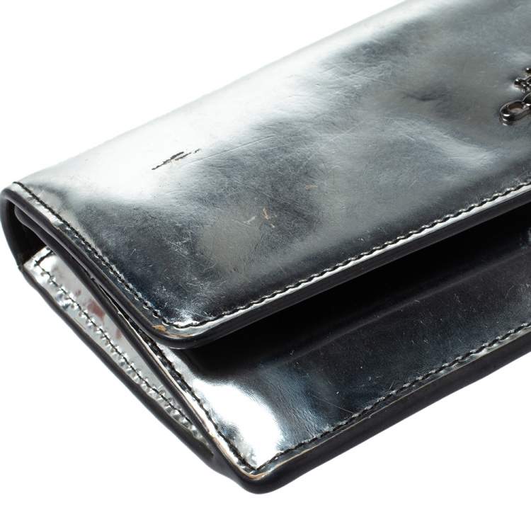 Pre Owned Coach Metallic Silver Patent Leather Continental Wallet