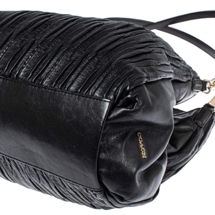 Pre Owned Coach Black Pleated Leather Edie 31 Shoulder Bag