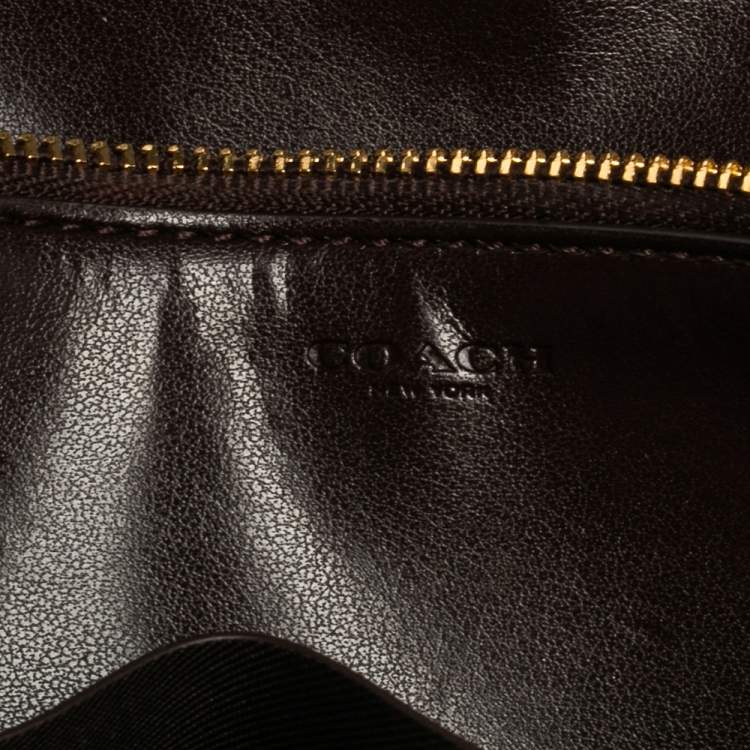 مملوكة مسبقًا Coach Beige Leather Turn Lock Wallet on Chain 