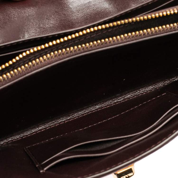 مملوكة مسبقًا Coach Beige Leather Turn Lock Wallet on Chain 