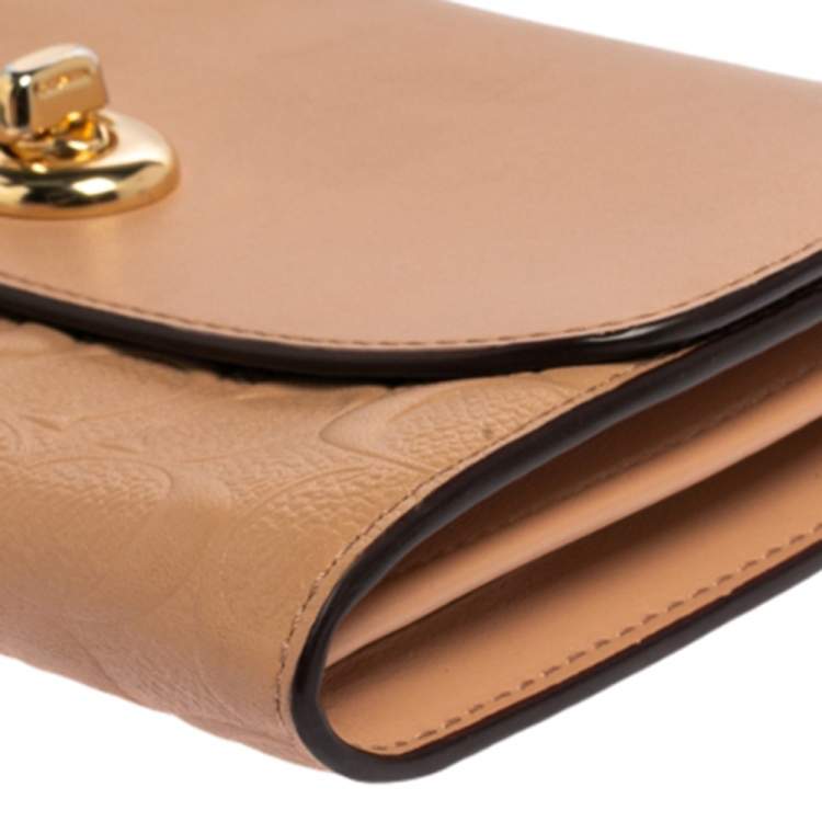 مملوكة مسبقًا Coach Beige Leather Turn Lock Wallet on Chain 