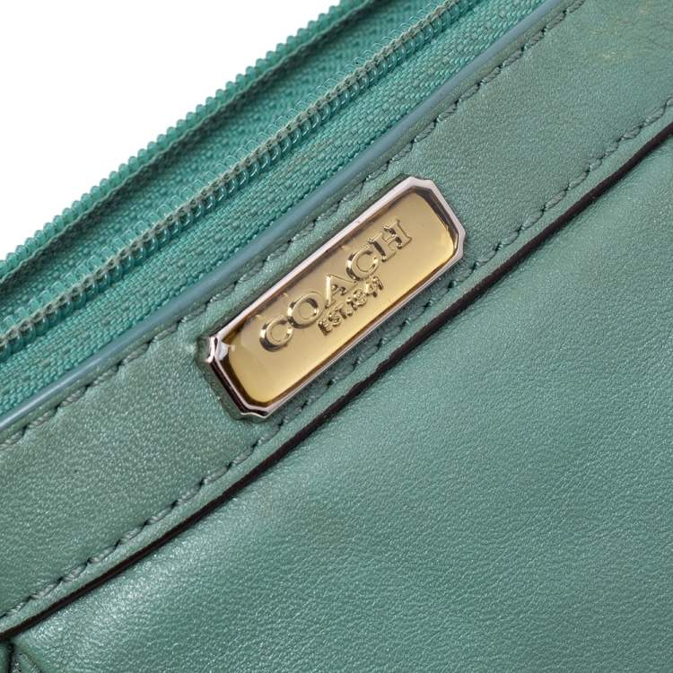 Pre Owned Coach Green Leather Wristlet Clutch