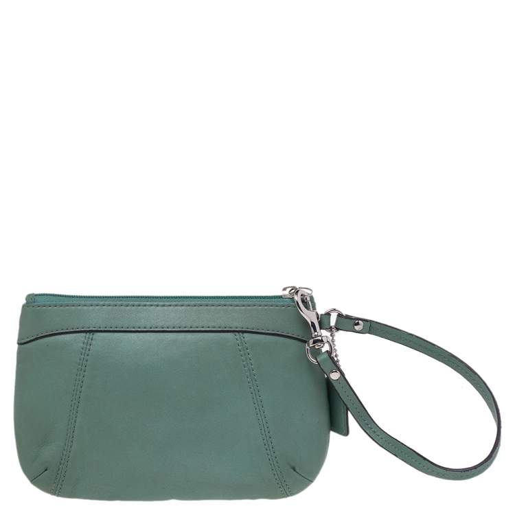 Pre Owned Coach Green Leather Wristlet Clutch