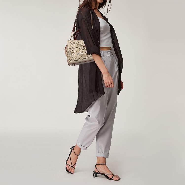 COACH Tea Rose Applique Rogue Bag 25 Chalk One Size : : Clothing &  Accessories