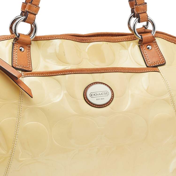 Pre Owned Coach Cream Signature Patent Leather Peyton Tote