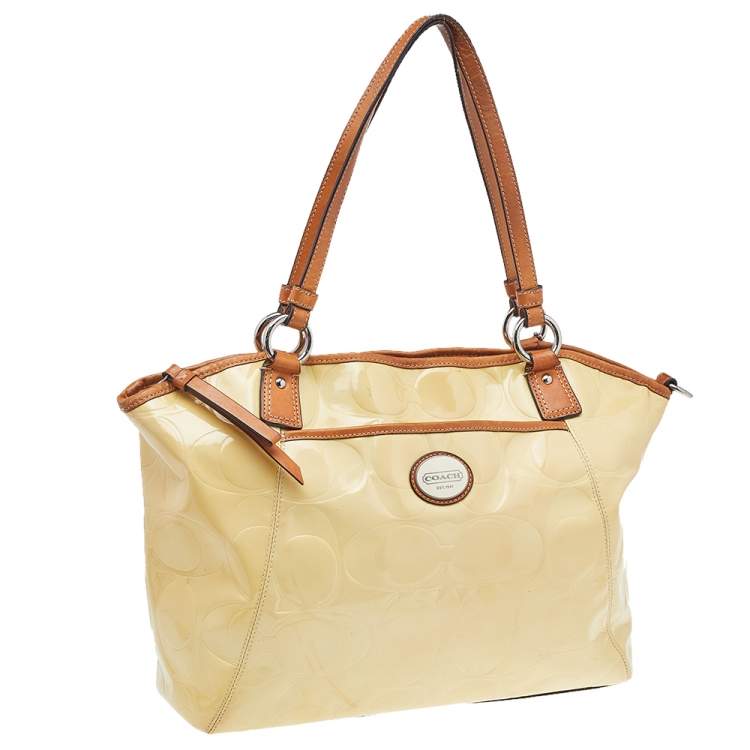 Pre Owned Coach Cream Signature Patent Leather Peyton Tote