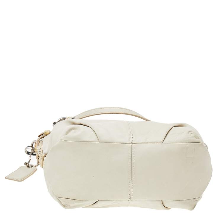 Pre Owned Coach Beige Leather Shoulder Bag