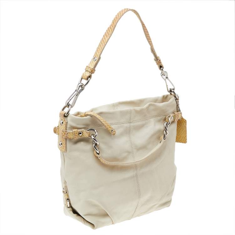 Pre Owned Coach Beige Leather Shoulder Bag