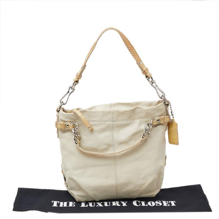 Pre Owned Coach Beige Leather Shoulder Bag