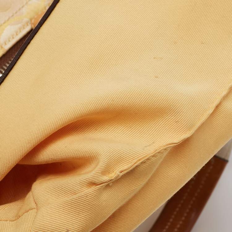 Pre Owned Coach Yellow/White Signature Fabric and Leather Soho Optic Hobo