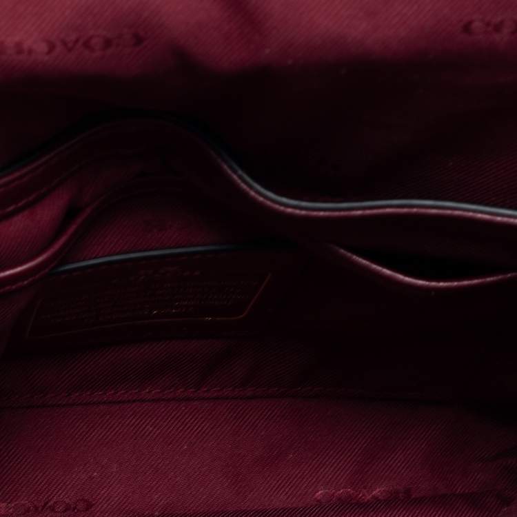 مملوكة مسبقًا Coach Burgundy Quilted Leather Crosstown Crossbody Bag