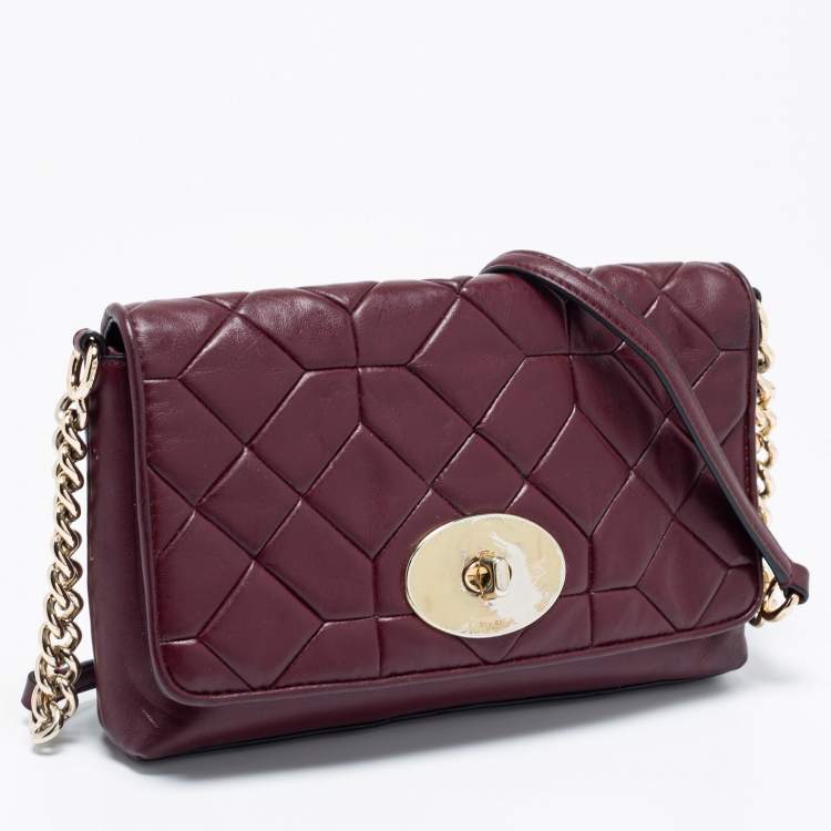 مملوكة مسبقًا Coach Burgundy Quilted Leather Crosstown Crossbody Bag