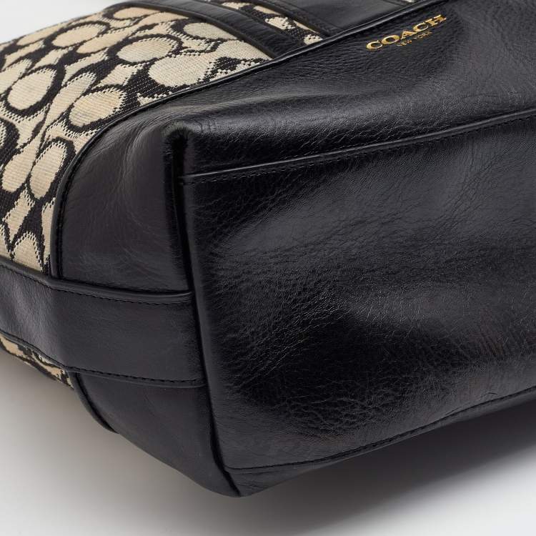 Pre Owned Coach Beige/Black Signature Canvas and Leather Hobo