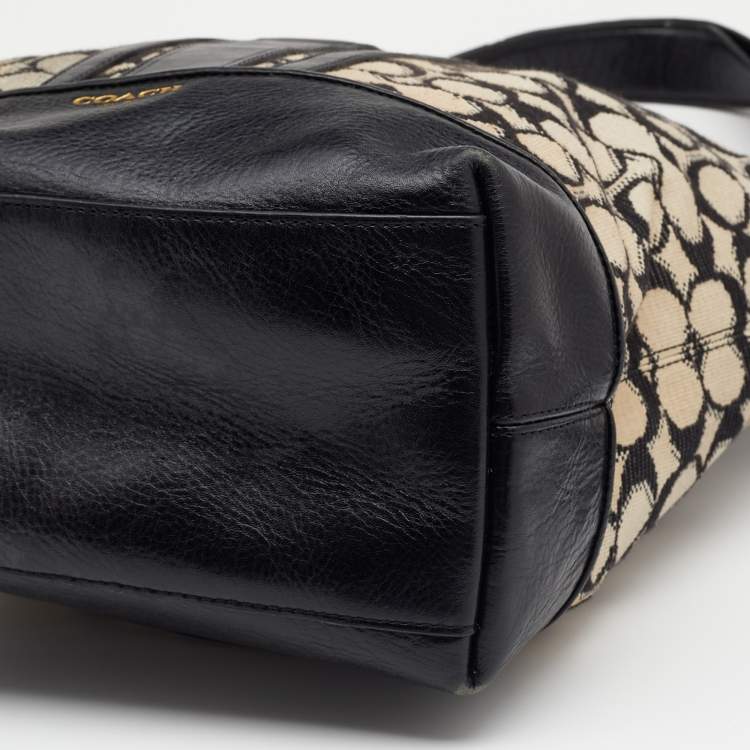 Pre Owned Coach Beige/Black Signature Canvas and Leather Hobo