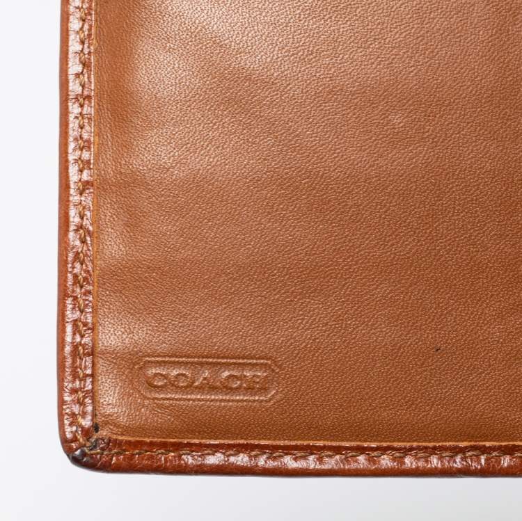 Pre Owned Coach Off White/Brown Signature Leather Trifold Compact Wallet