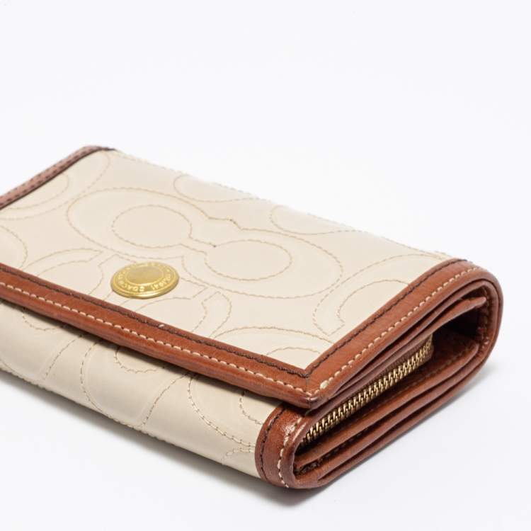 Pre Owned Coach Off White/Brown Signature Leather Trifold Compact Wallet