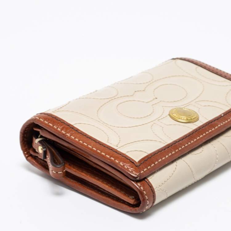 Pre Owned Coach Off White/Brown Signature Leather Trifold Compact Wallet