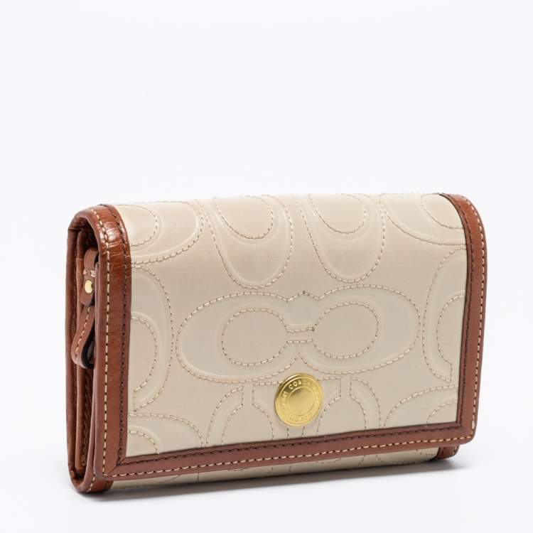Pre Owned Coach Off White/Brown Signature Leather Trifold Compact Wallet
