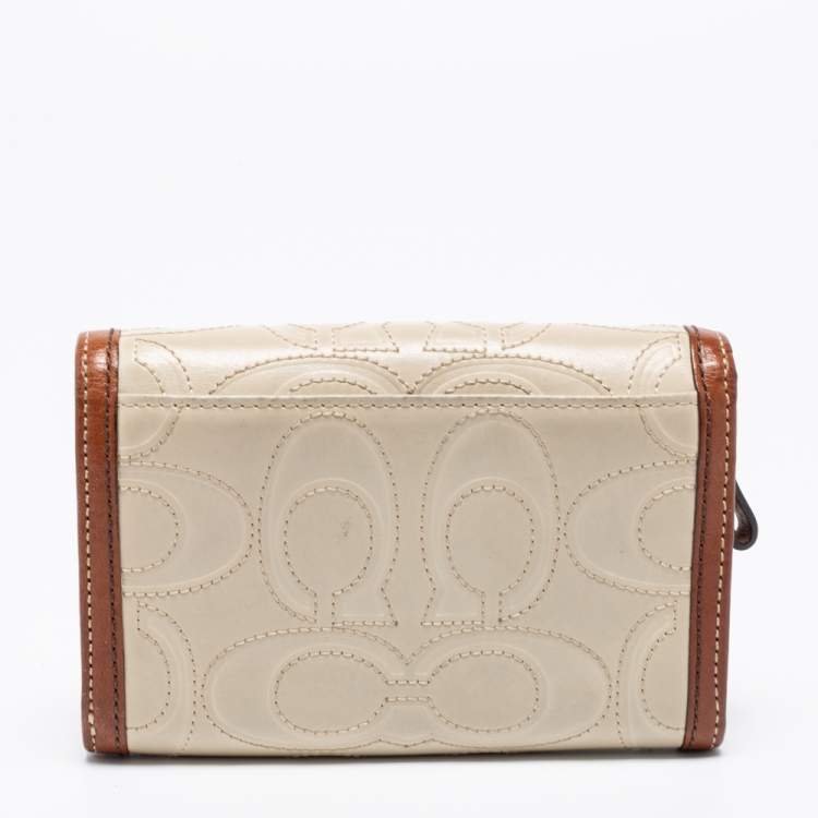 Pre Owned Coach Off White/Brown Signature Leather Trifold Compact Wallet