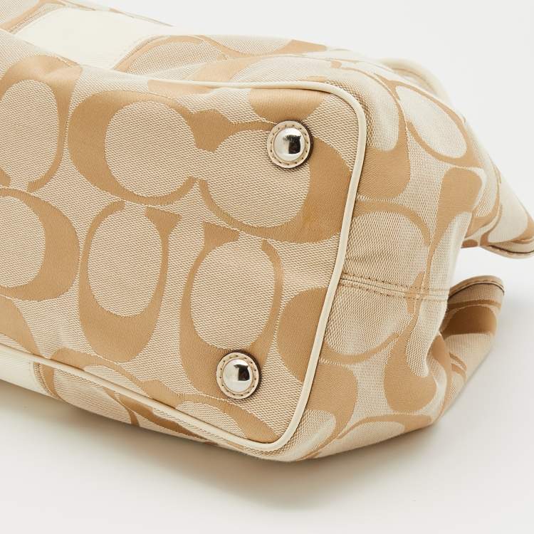 Pre Owned Coach Beige Signature Canvas and Patent Leather Kisslock Framed Carryall Tote