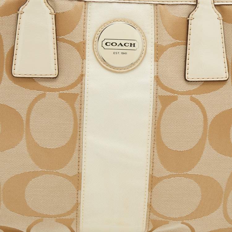 Pre Owned Coach Beige Signature Canvas and Patent Leather Kisslock Framed Carryall Tote