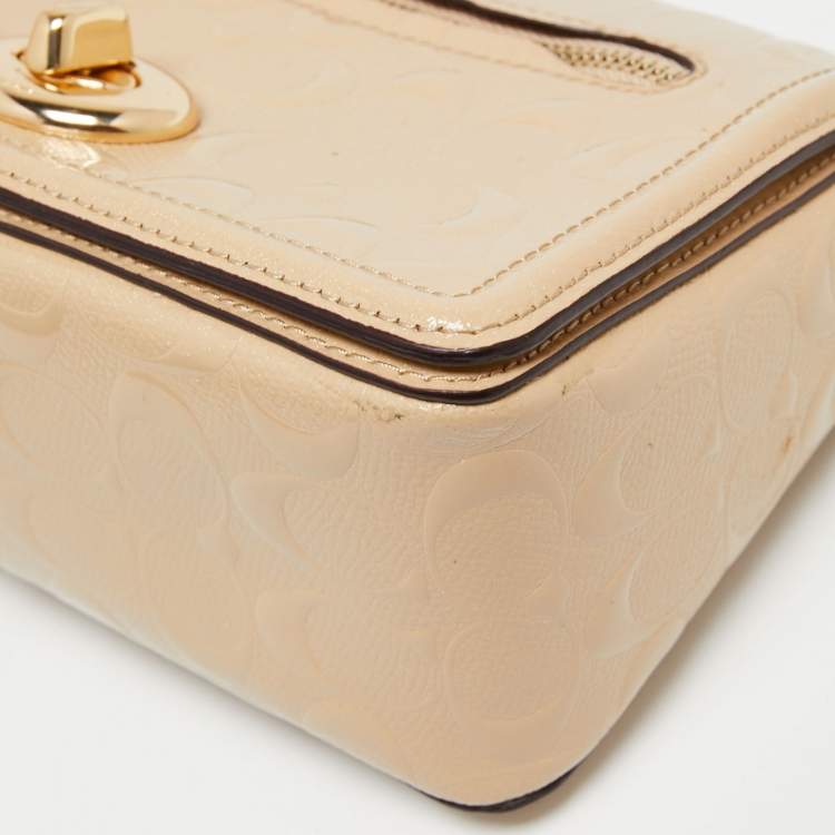 مملوكة مسبقًا Coach Beige Leather Turn Lock Crossbody Bag