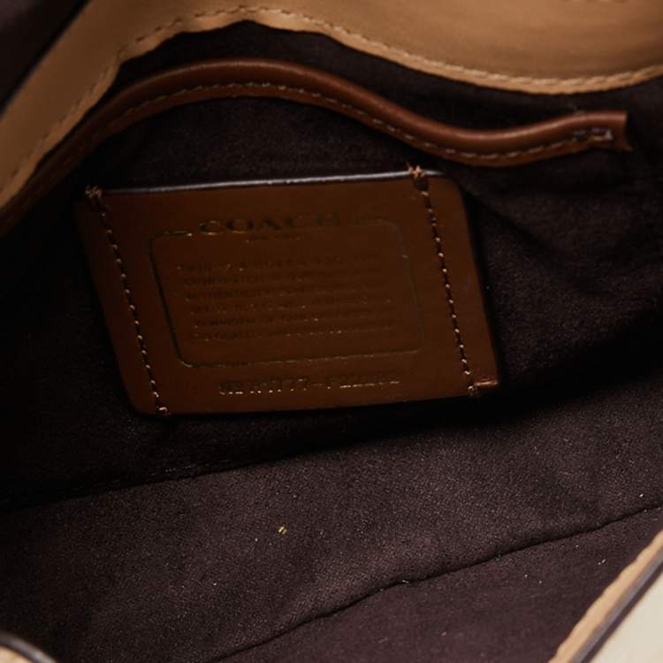 مملوكة مسبقًا Coach Beige Leather Turn Lock Crossbody Bag
