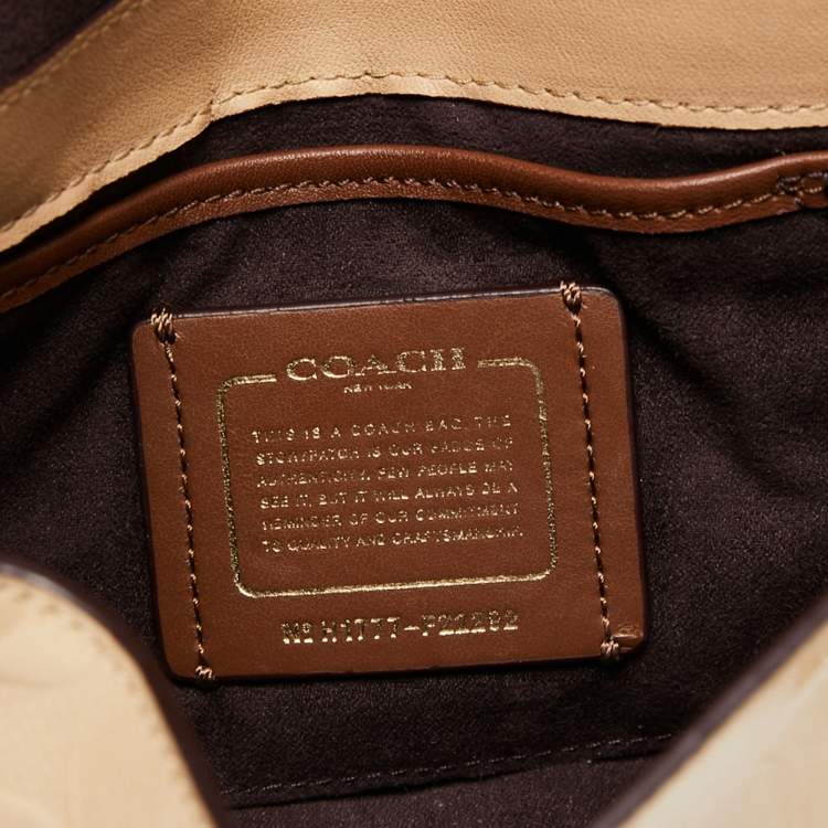 مملوكة مسبقًا Coach Beige Leather Turn Lock Crossbody Bag