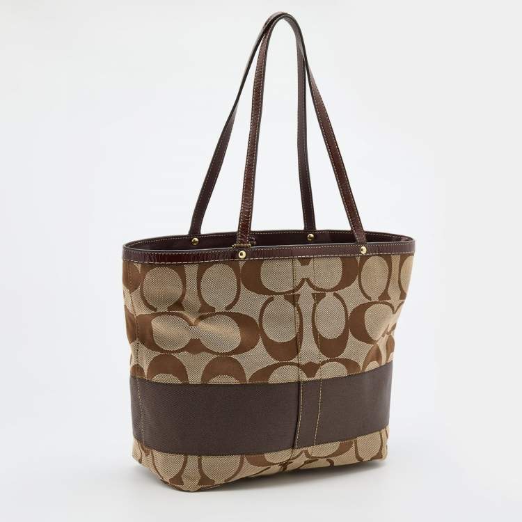 مملوكة مسبقًا Coach Beige/Brown Signature Canvas and Fabric Tote 