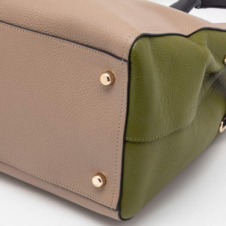 مملوكة مسبقًا Coach Tricolor Grained Leather Swagger 33 Tote