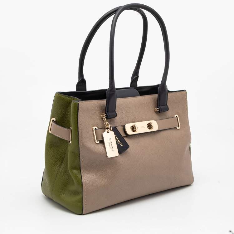 مملوكة مسبقًا Coach Tricolor Grained Leather Swagger 33 Tote