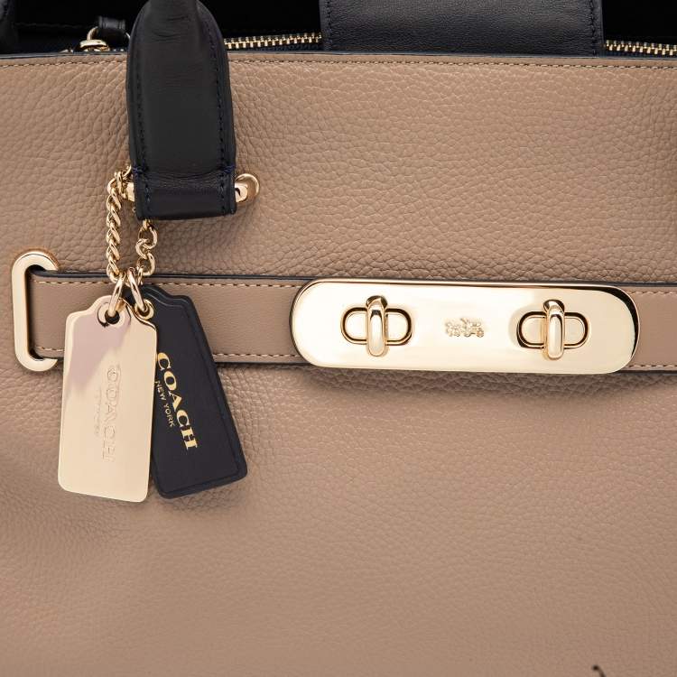 مملوكة مسبقًا Coach Tricolor Grained Leather Swagger 33 Tote