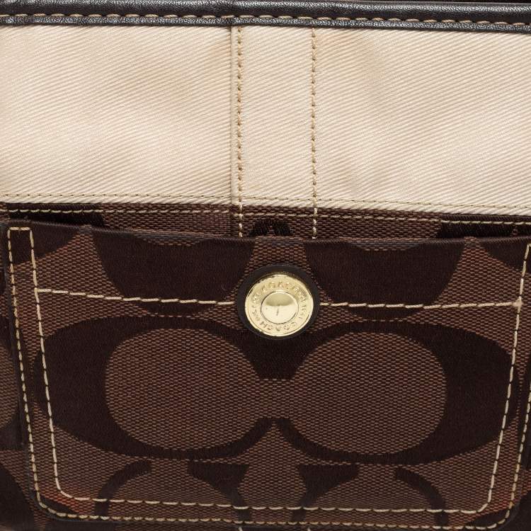 مملوكة مسبقًا Coach Brown/Beige Signature Canvas Front Pocket Baguette Bag