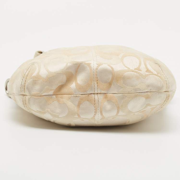 Pre Owned Coach Beige/White Signature Canvas and Leather Shoulder Bag