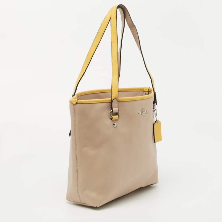 مملوكة مسبقًا Coach Beige/Mustard Leather Top Zip Tote