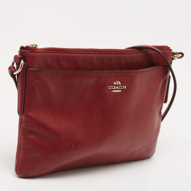 مملوكة مسبقًا Coach Red Leather East/West Swingpack Crossbody Bag
