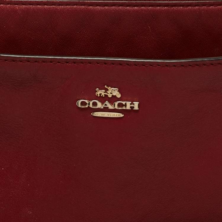 مملوكة مسبقًا Coach Red Leather East/West Swingpack Crossbody Bag