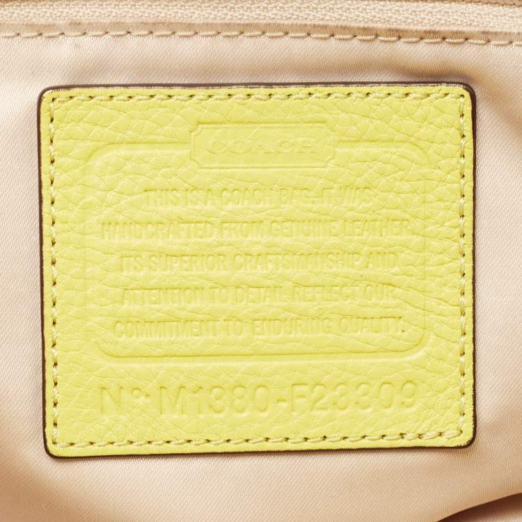 مملوكة مسبقًا Coach Yellow Lime Leather Avery Hobo