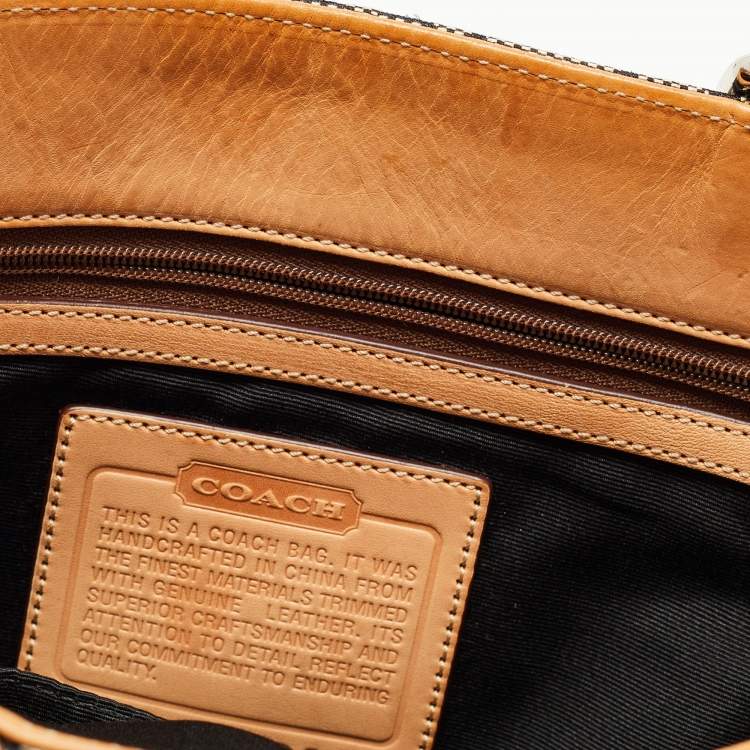 مملوكة مسبقًا Coach Black Signature Canvas and Leather Buckle Tote