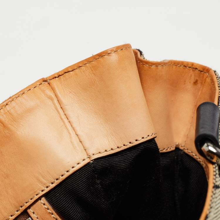 مملوكة مسبقًا Coach Black Signature Canvas and Leather Buckle Tote