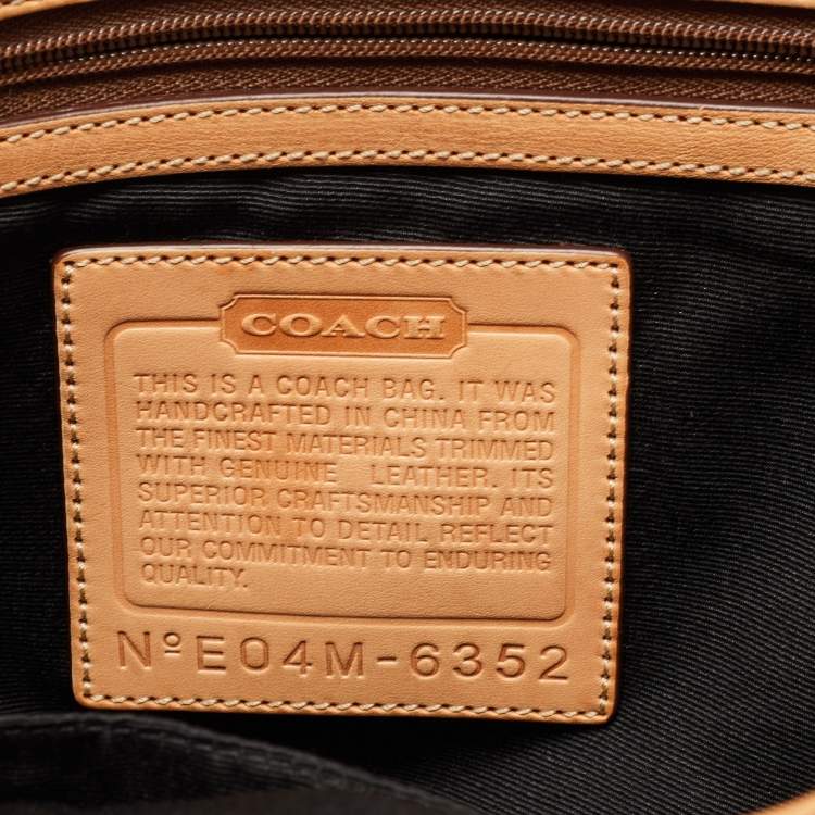 مملوكة مسبقًا Coach Black Signature Canvas and Leather Buckle Tote