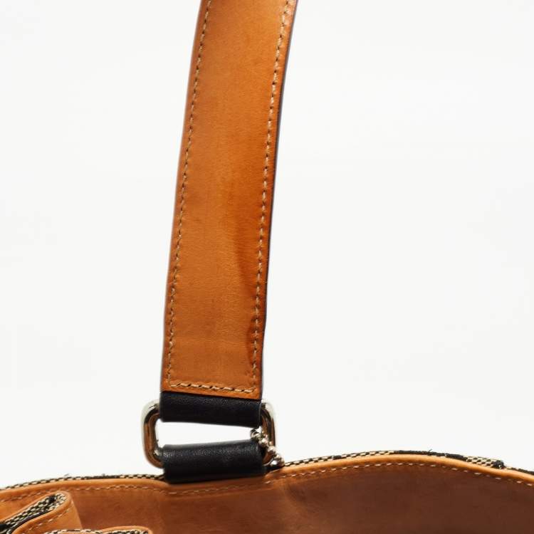 مملوكة مسبقًا Coach Black Signature Canvas and Leather Buckle Tote