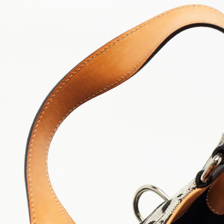 مملوكة مسبقًا Coach Black Signature Canvas and Leather Buckle Tote