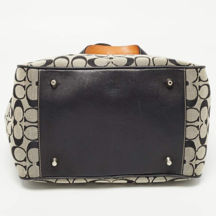 مملوكة مسبقًا Coach Black Signature Canvas and Leather Buckle Tote