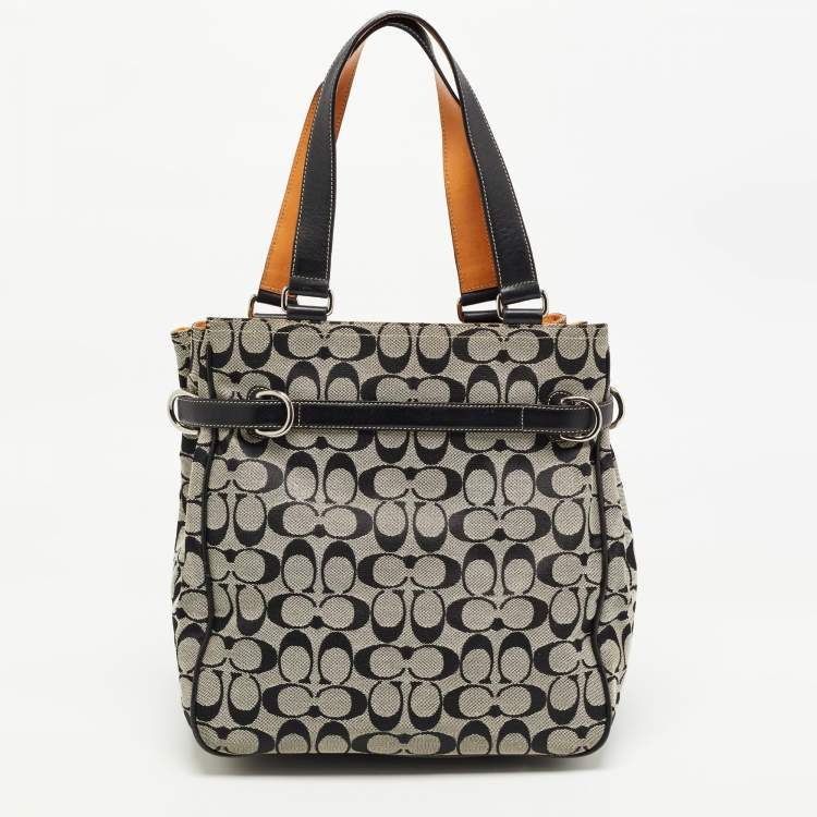 مملوكة مسبقًا Coach Black Signature Canvas and Leather Buckle Tote