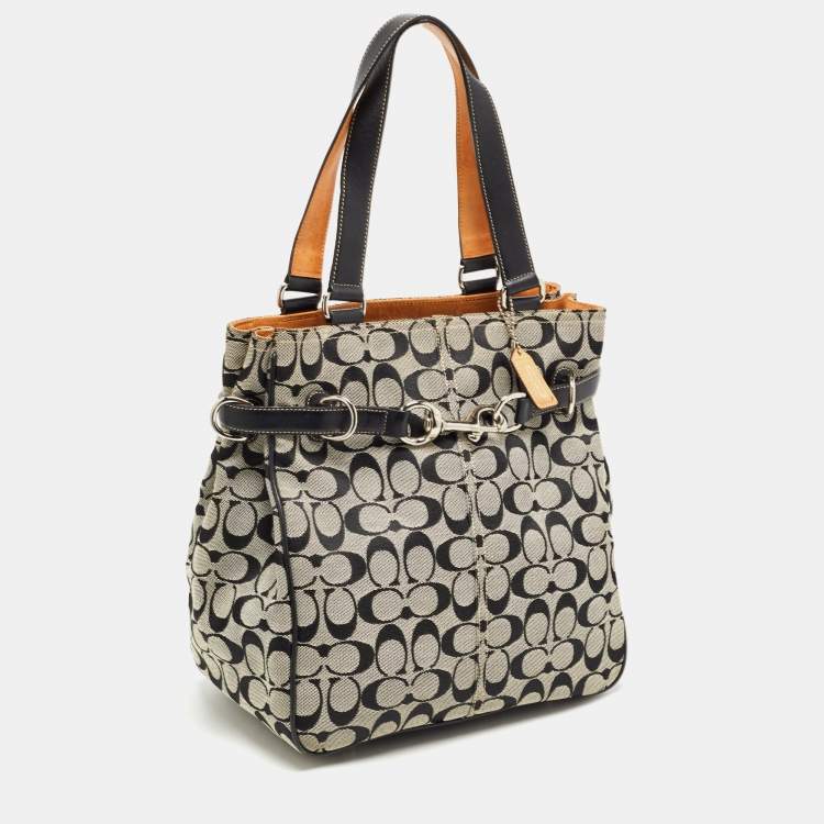 مملوكة مسبقًا Coach Black Signature Canvas and Leather Buckle Tote